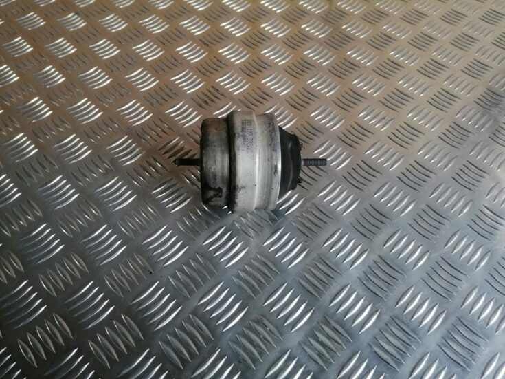Dzinēja spilvens priekš AUDI A4 2007