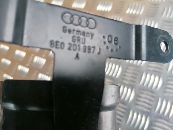 Degvielas filtra korpuss priekš AUDI A4 2007