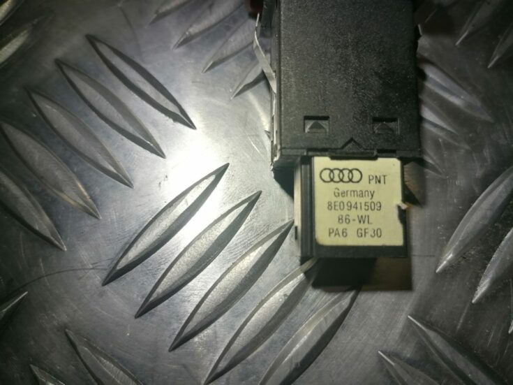 Trauksmes poga priekš AUDI A4 2007