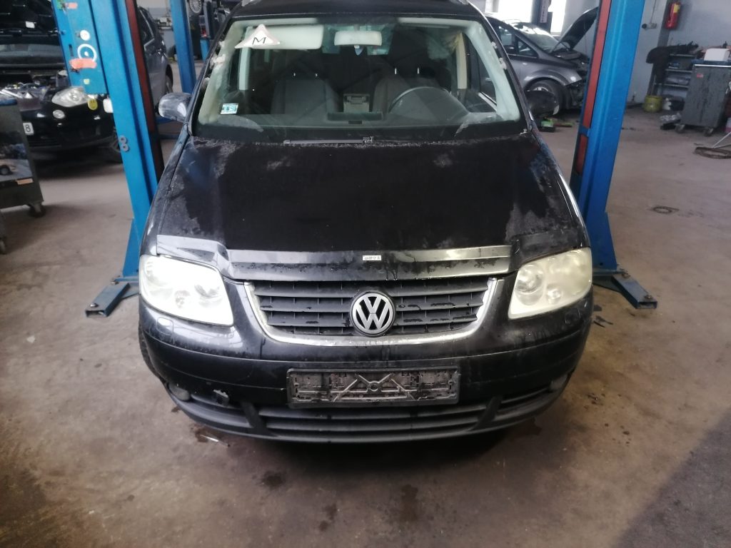 VW TOURAN 2005 359