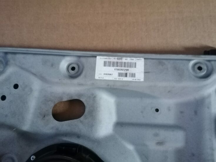 Stikla pacelšanas mehānisma panele priekš VW TOURAN 2005