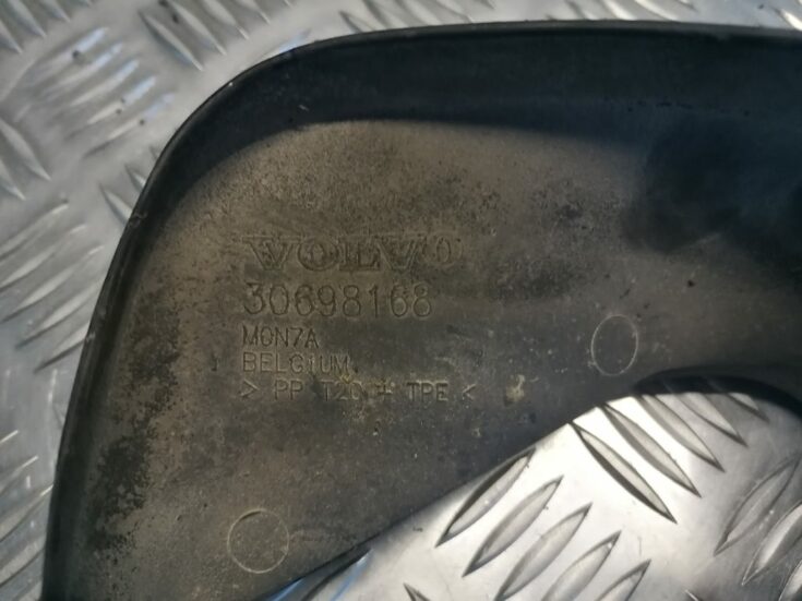 Ieplūdes gaisa deflektors/Difuzors priekš VOLVO V70 2007