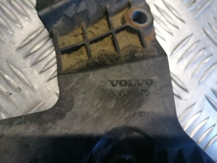 Gaisa filtra korpusa kronšteins priekš VOLVO V70 2007