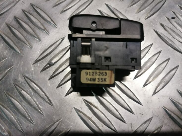 Vējstikla apsildes ieslēgšanas poga priekš VOLVO 850 1995