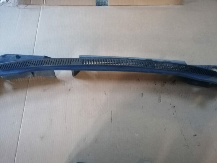 Vējstikla uzlikas (deflektora) režģis priekš OPEL MERIVA 2005