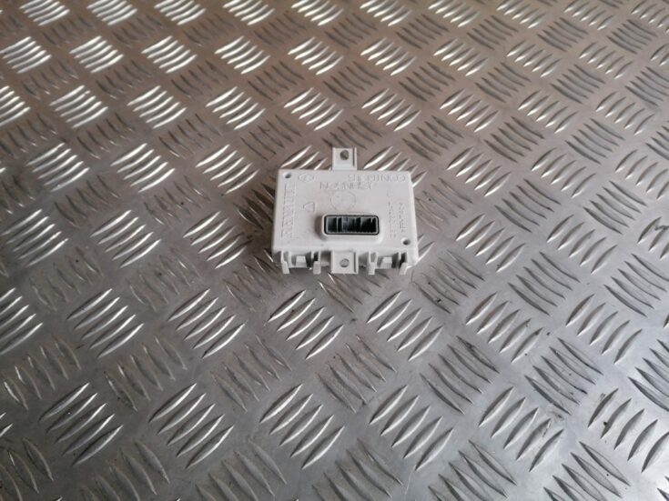 Navigācijas (GPS) vadības bloks priekš RENAULT MEGANE 2011