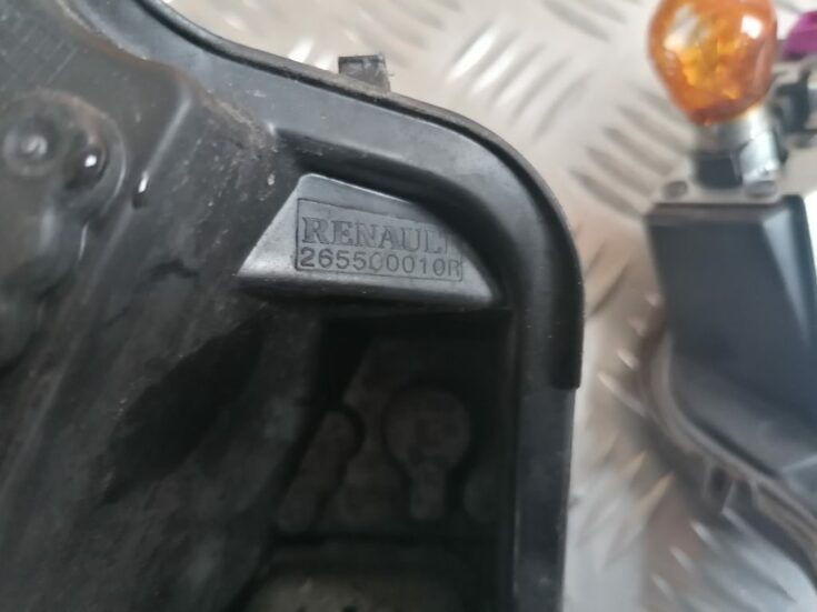 Aizmugures luktura spuldzes turētājs priekš RENAULT MEGANE 2011