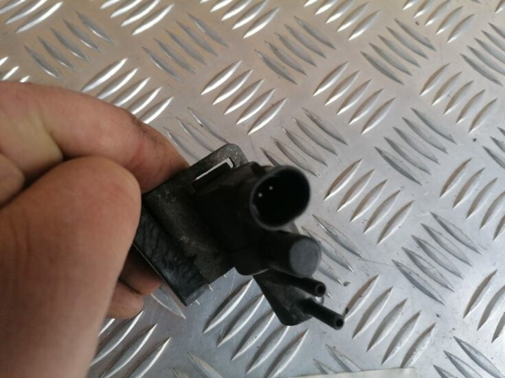 Izplūdes solenoīda vārsts priekš CHRYSLER GRAND VOYAGER 2004