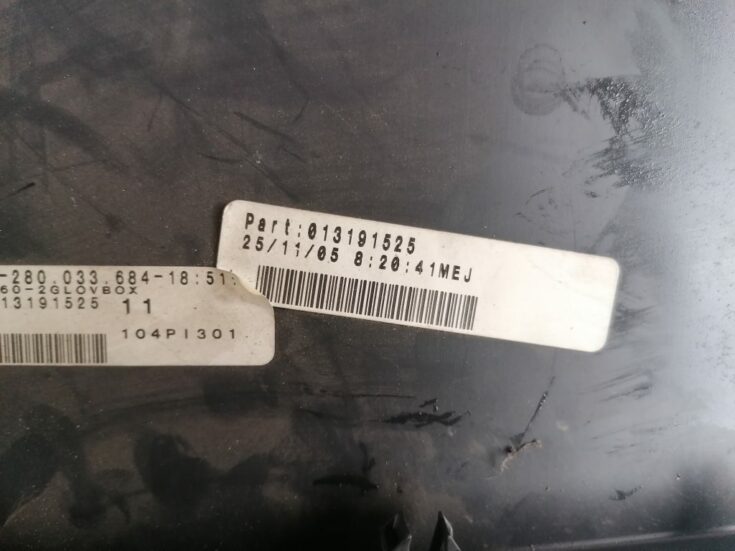Mantu glabāšanas nodalījums pasažiera pusē priekš OPEL ASTRA H 2006
