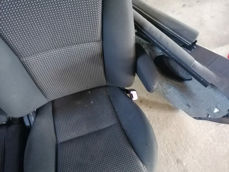 Sēdekļu komplekts priekš TOYOTA COROLLA VERSO 2005