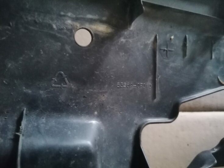 Radiatoru augšēja uzlika priekš TOYOTA COROLLA VERSO 2005