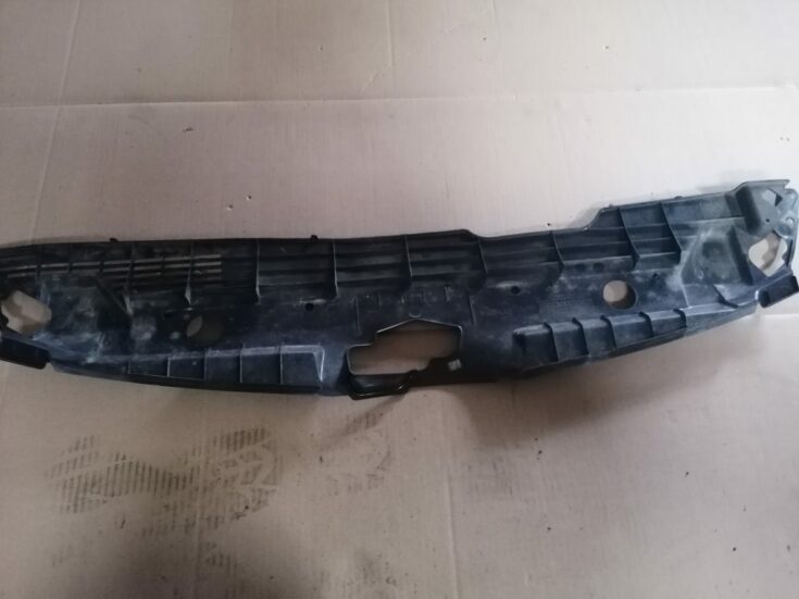 Radiatoru augšēja uzlika priekš TOYOTA COROLLA VERSO 2005