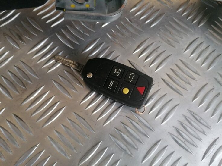 Stūres statne priekš VOLVO V70 2004