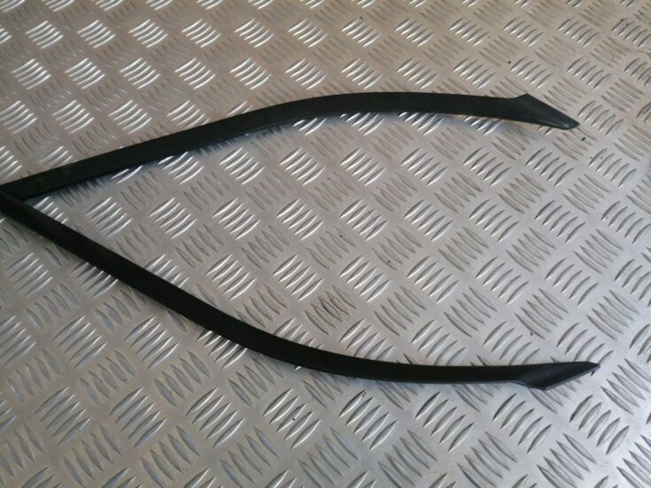 Vējstikla moldings priekš FORD C-MAX 2011
