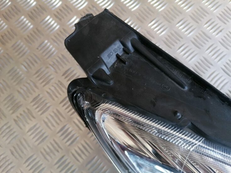 Priekšējais labais lukturis priekš FORD C-MAX 2011