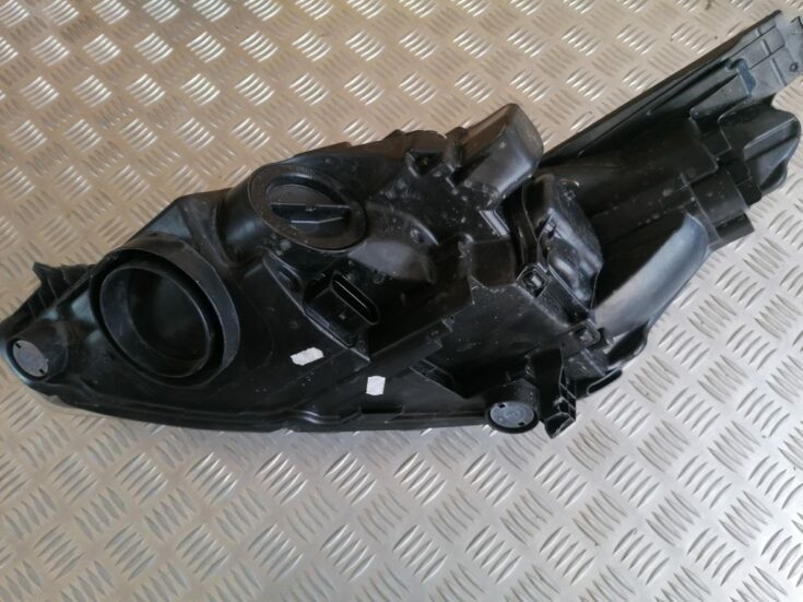 Priekšējais labais lukturis priekš FORD C-MAX 2011