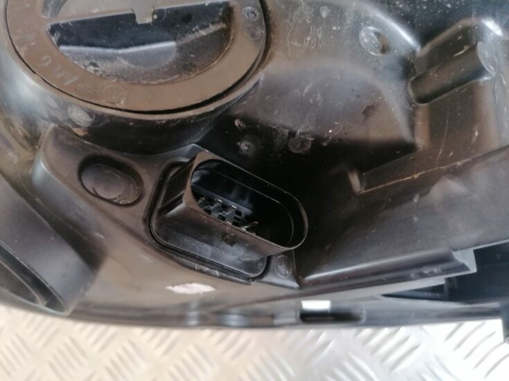 Priekšējais labais lukturis priekš FORD C-MAX 2011
