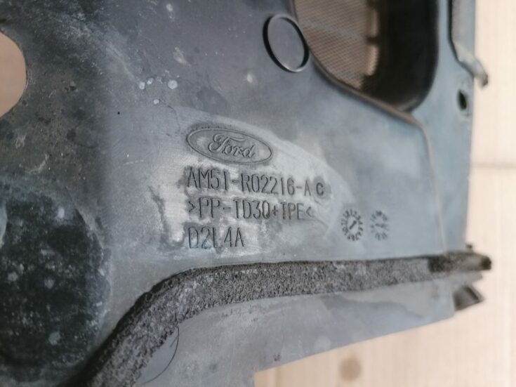 Vējstikla uzlikas (deflektora) režģis priekš FORD C-MAX 2011