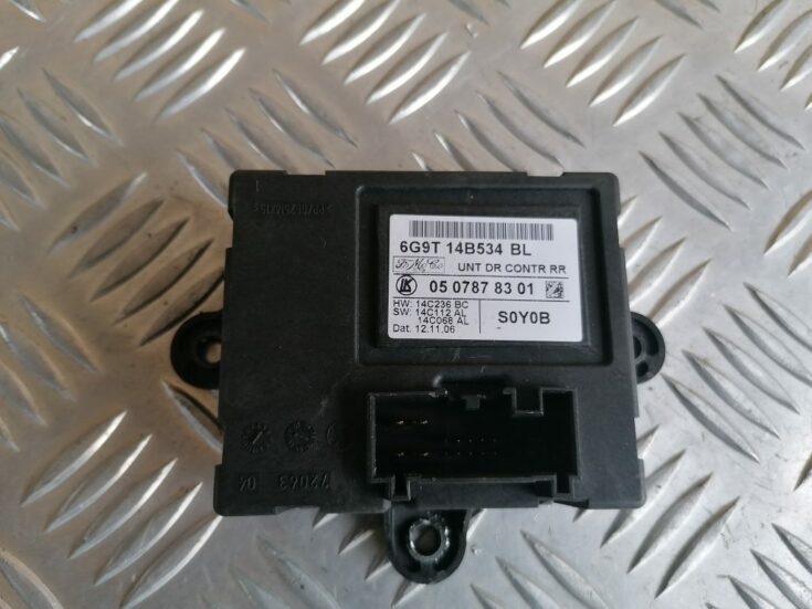 Aizmugurējo labo durvju vadības bloks priekš VOLVO S80 2007