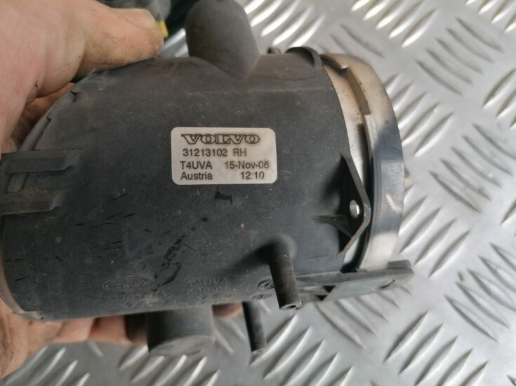 Miglas lukturis priekšā labajā pusē priekš VOLVO S80 2007 GREY