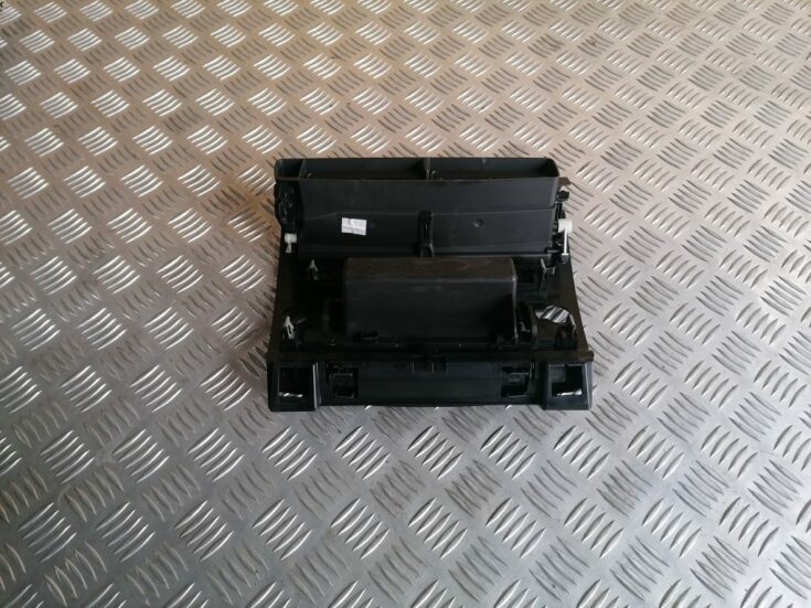 Mērinstrumentu paneļa gaisa vads, centrā priekš CITROEN C4 2006