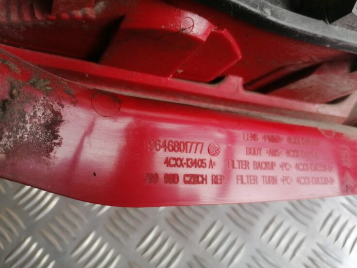 Aizmugurējais kreisais lukturis priekš CITROEN C4 2006