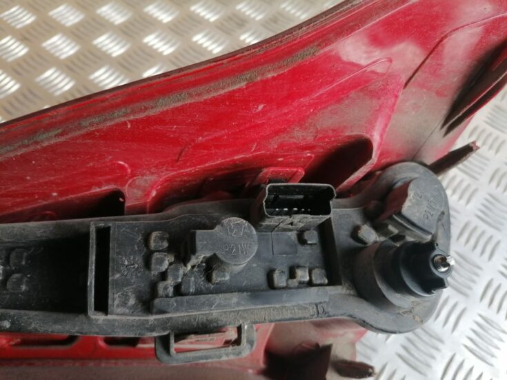 Aizmugurējais kreisais lukturis priekš CITROEN C4 2006