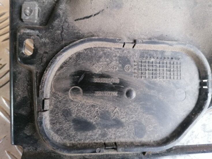 Drošinātāju kārbas korpuss priekš CITROEN C4 2006