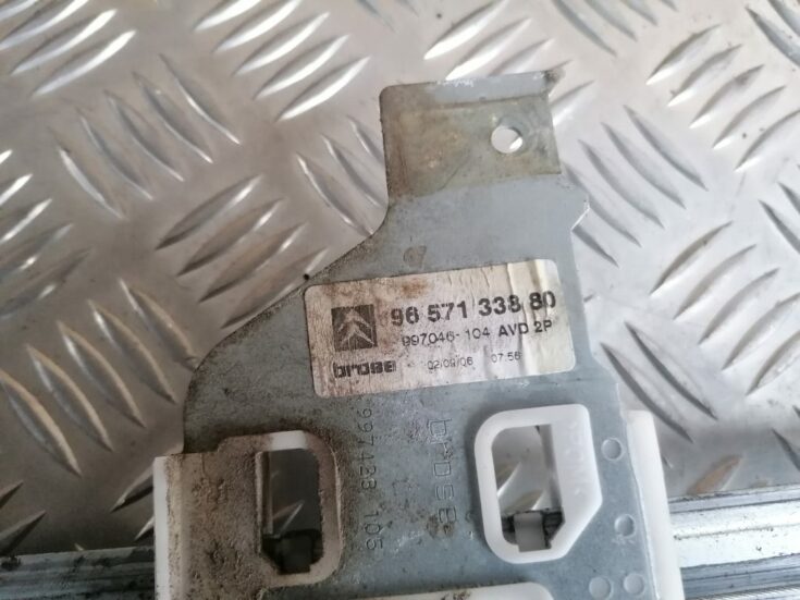 Stikla pacelšanas mehānisms priekšējais kreisais priekš CITROEN C4 2006