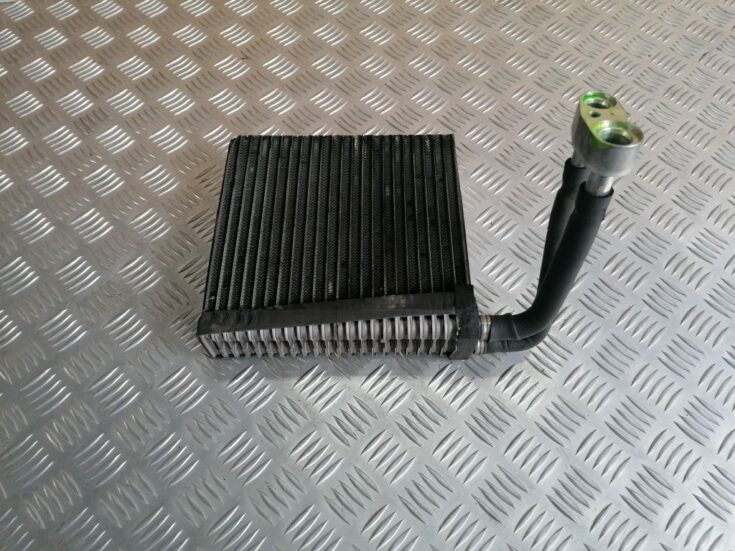 Gaisa kondicionēšanas radiators salonā priekš VOLVO C30 2008 TURQUOISE