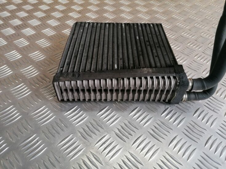 Gaisa kondicionēšanas radiators salonā priekš VOLVO C30 2008 TURQUOISE