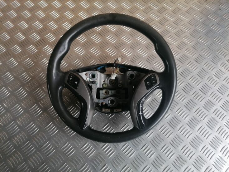 Stūre priekš HYUNDAI I30 2012