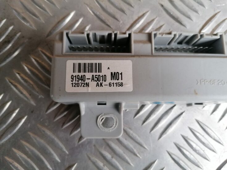 Integrētas modulāras mikroshēmas relejas bloks priekš HYUNDAI I30 2012