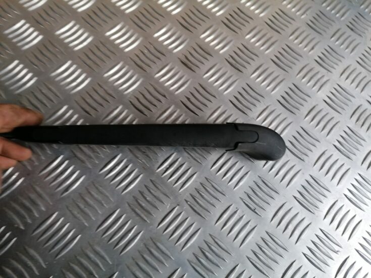 Aizmugurējā loga tīrītāja slotiņa priekš HYUNDAI I30 2012