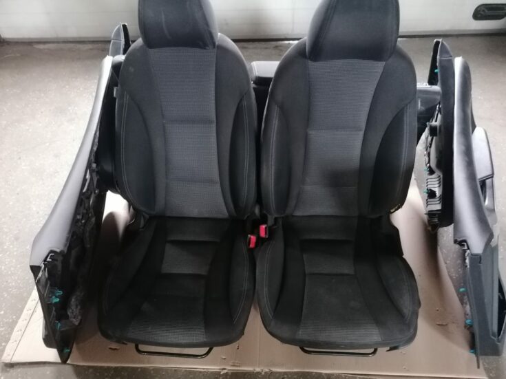 Sēdekļu komplekts priekš HYUNDAI I30 2012