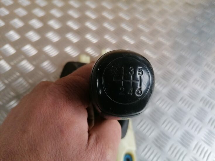 Ātrumu pārslēgšanas slēdzis priekš HYUNDAI I30 2012