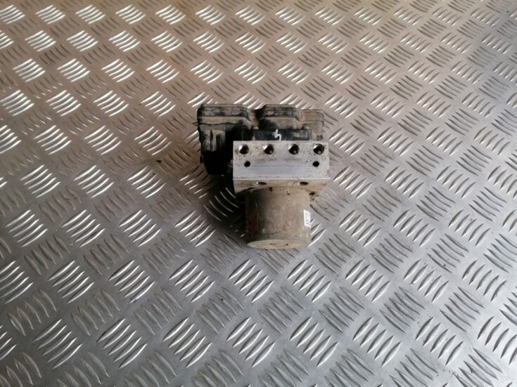 ABS bloks priekš HYUNDAI I30 2012