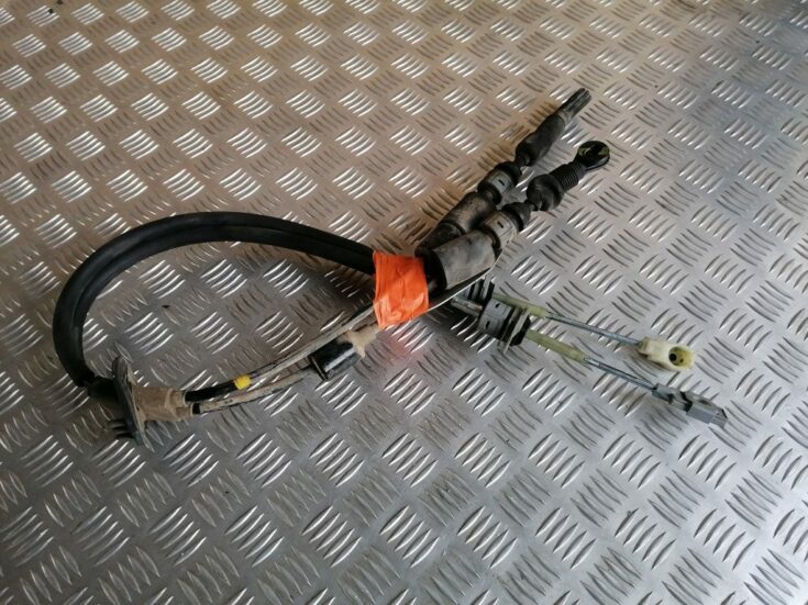Pārnesumu pārslēgšanas mehānisma troses priekš HYUNDAI I30 2012