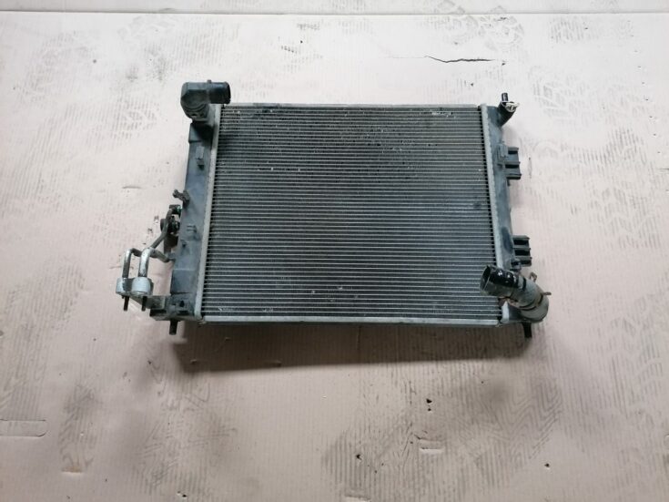 Dzesēšanas radiators priekš HYUNDAI I30 2012