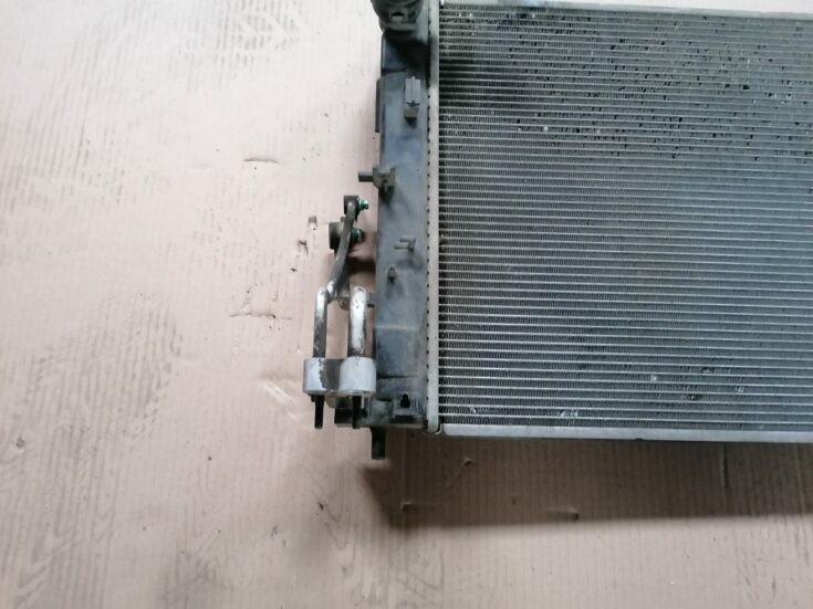 Dzesēšanas radiators priekš HYUNDAI I30 2012