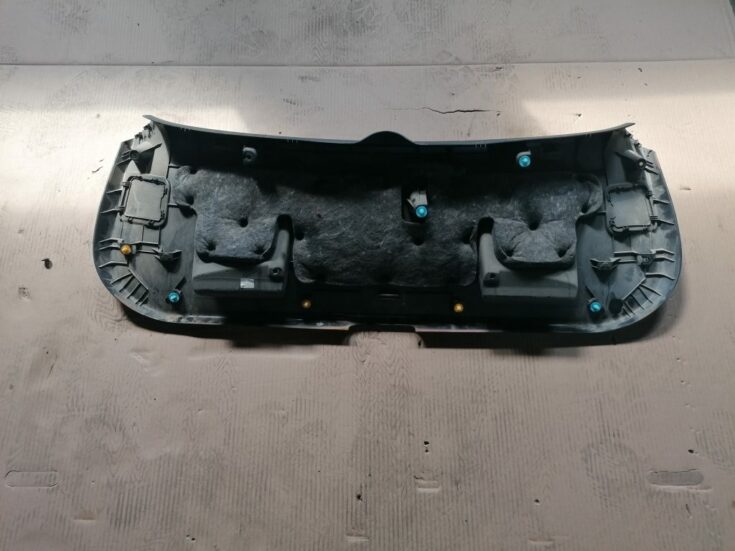Bagāžnieka vāka liela apdare priekš HYUNDAI I30 2012