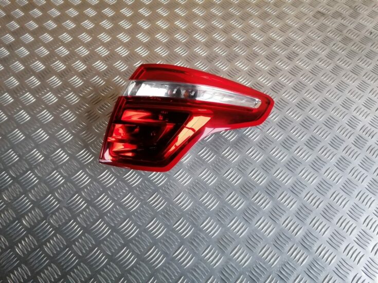 Aizmugurējais labais lukturis priekš CITROEN PICASSO 2007