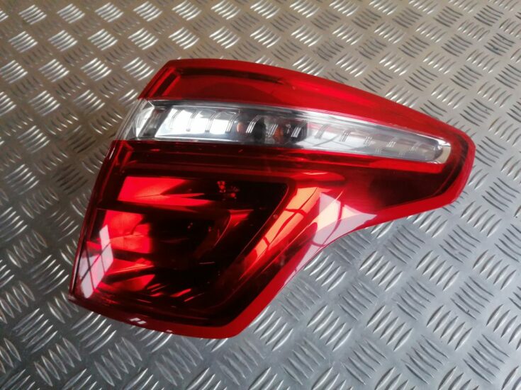 Aizmugurējais labais lukturis priekš CITROEN PICASSO 2007