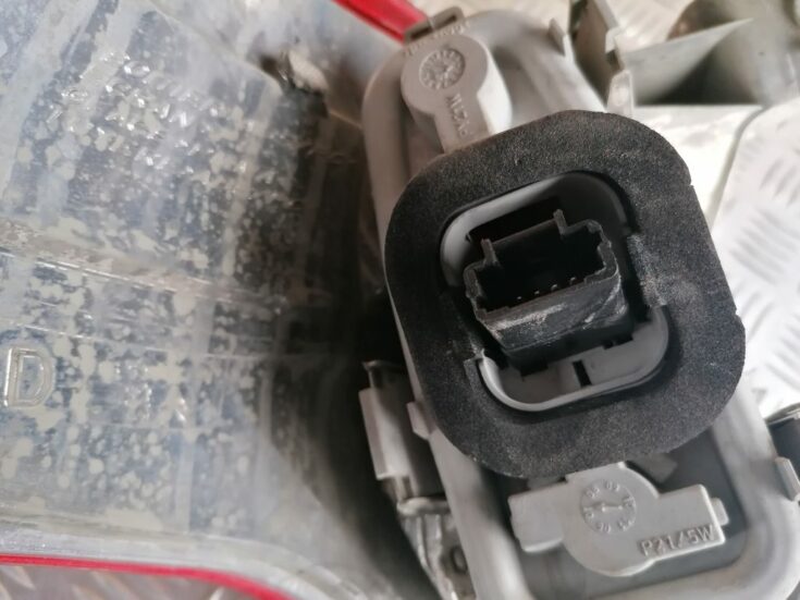 Aizmugurējais labais lukturis priekš CITROEN PICASSO 2007