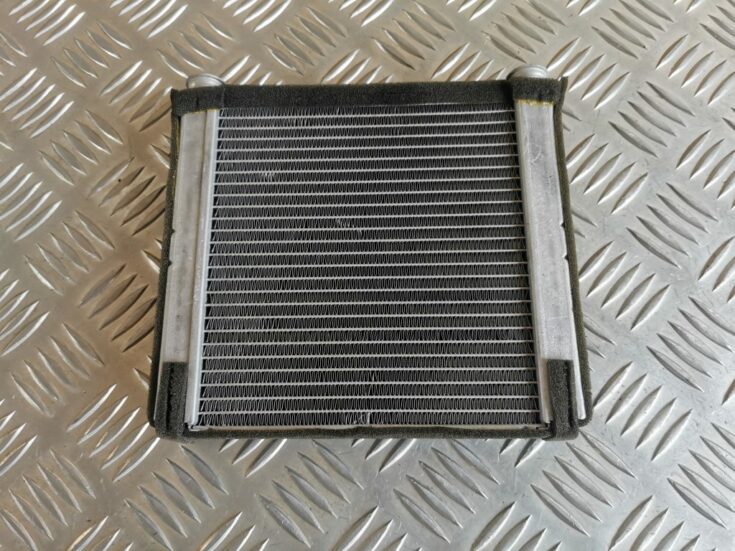 Apsildes sistēmas radiators priekš VW PHAETON 2005