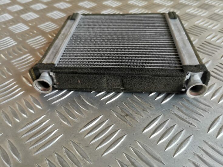 Apsildes sistēmas radiators priekš VW PHAETON 2005