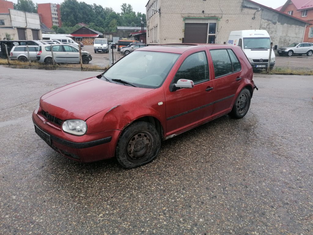 VW GOLF IV 1999 351