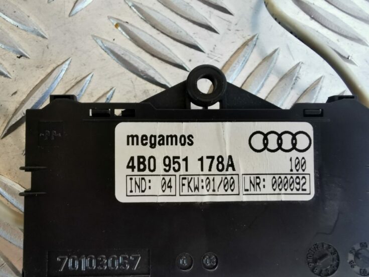 Signalizācijas vadības bloks priekš AUDI A6 1998