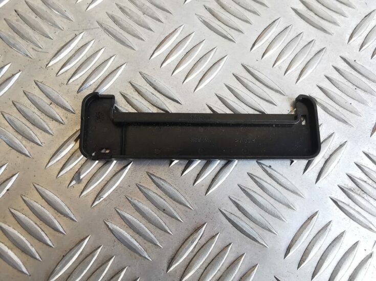 Salona plastmasa priekš AUDI A6 1998