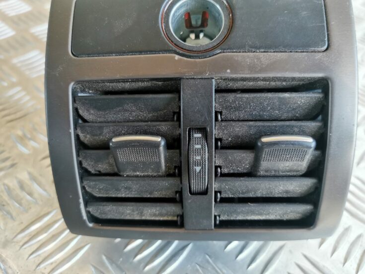Centrālās konsoles gaisa vads priekš AUDI A6 1998
